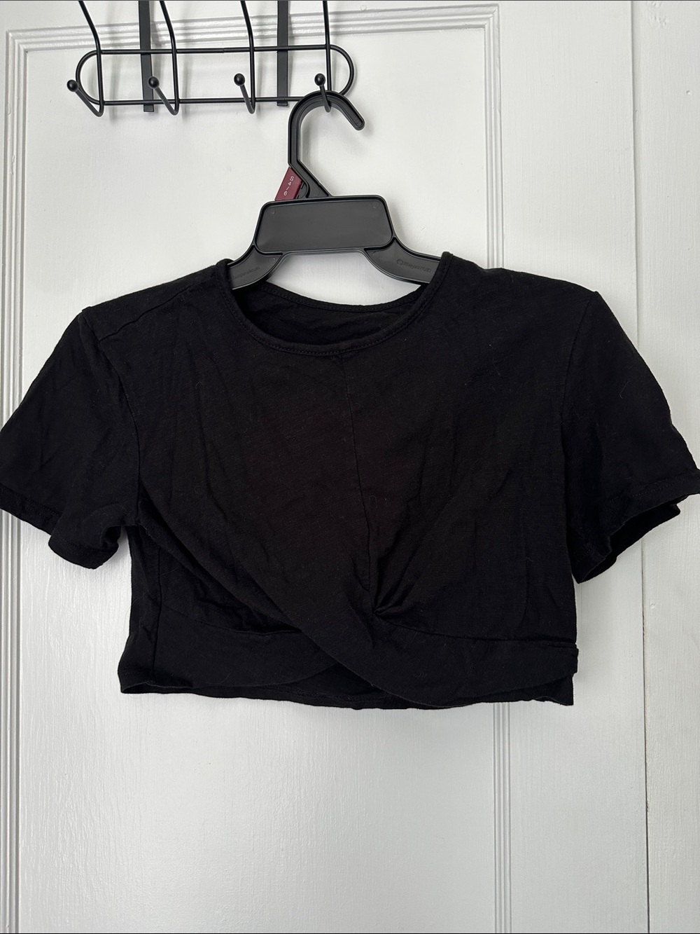 SHEIN Black Cropped Twist-Front Tee